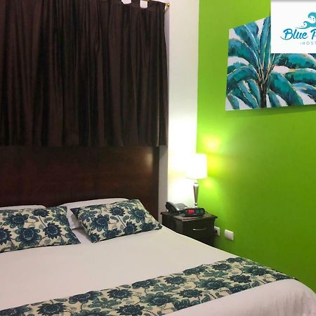 Hostal Blue Pacific Манта Экстерьер фото